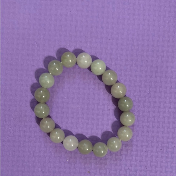 Jewelry - 10mm Elegant Green Jade Beaded Bracelet